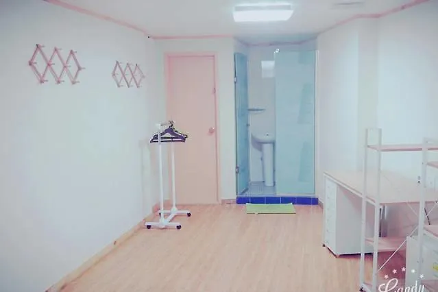ゲストハウス Kstar House 2*